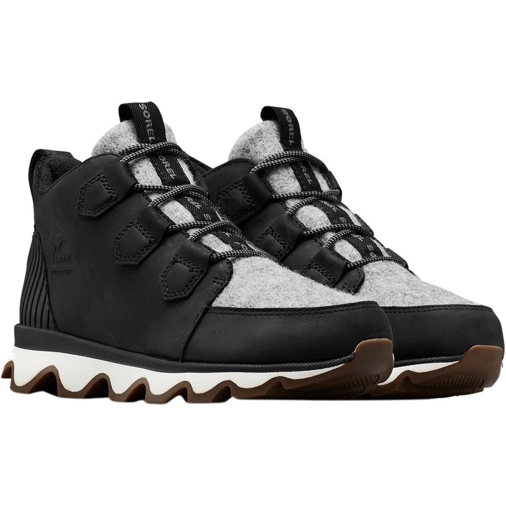 ISO: Sorel Kinetic Caribou Boots in size 8.5 or 9